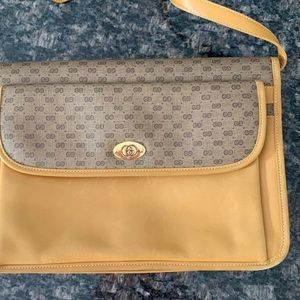 Gucci cross body purse